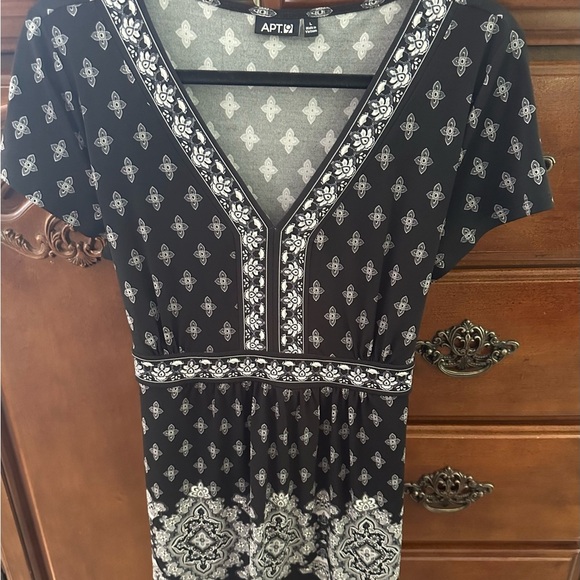 APT. 9 Black and White Patterned Women's Top - Picture 1 of 9